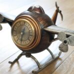 retro plane clock